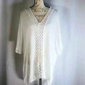 Blue Island Size M White crochet/lace dolman sleeve tie back coverup/blouse